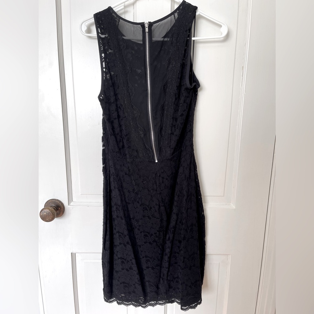 Express Black Lace body-con dress-women’s Medium